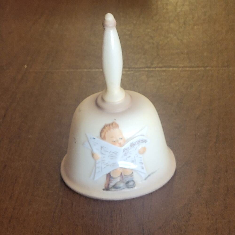 Vintage 1989 Goebel M.I. Hummel Latest News 12th Edition Annual Bell HUM 711
